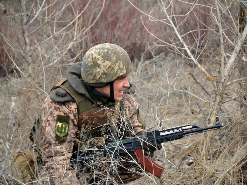 День на Донбассе: 3 обстрела, один раненный