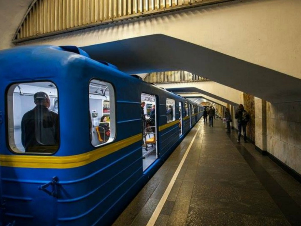 На Рождество в Киеве ограничат вход на несколько станций метро (СПИСОК)