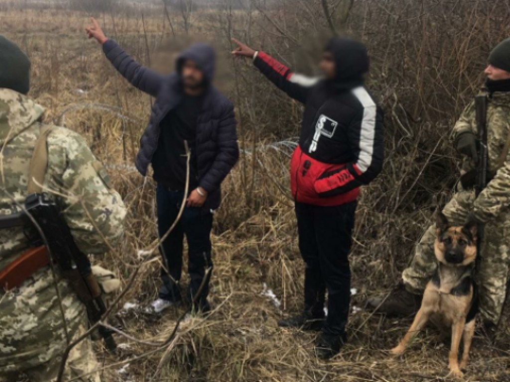 При пересечении границы в Харьковской области задержали двух индийцев (ФОТО)