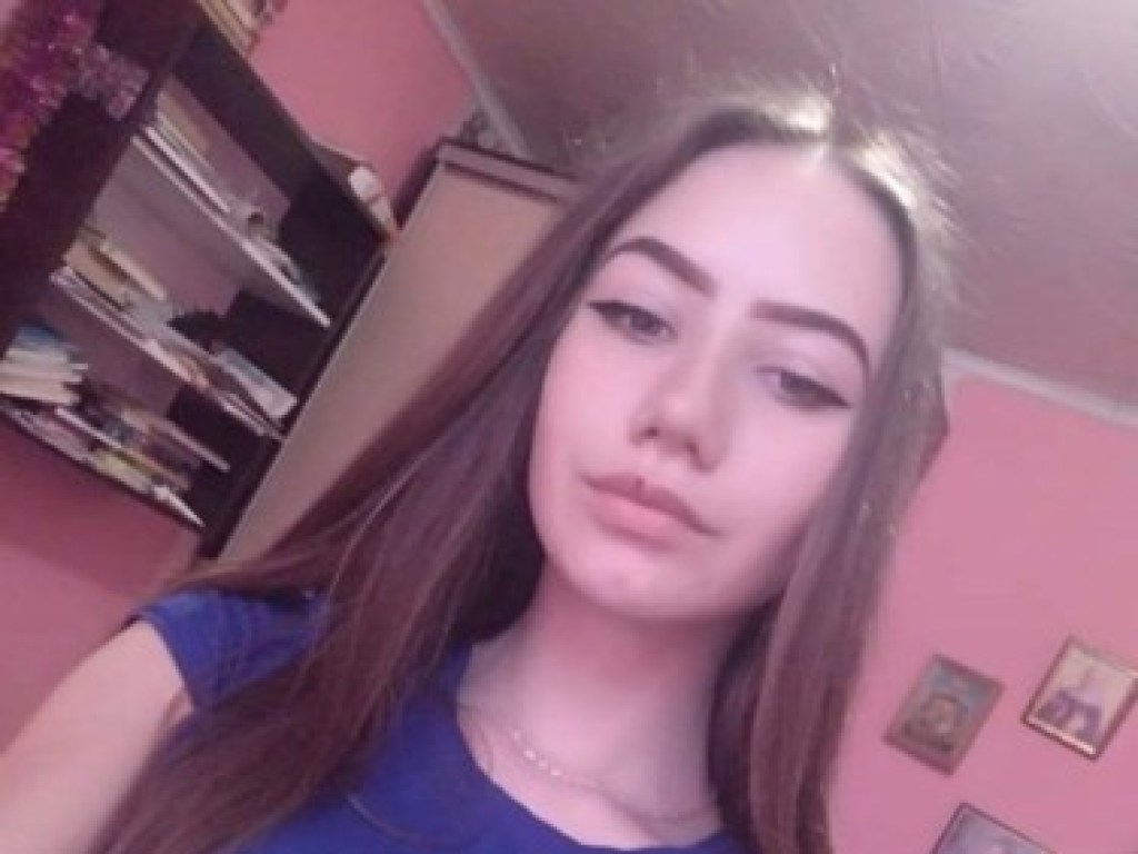 Не вернулась домой: в Винницкой области разыскивается 15-летняя девочка (ФОТО)