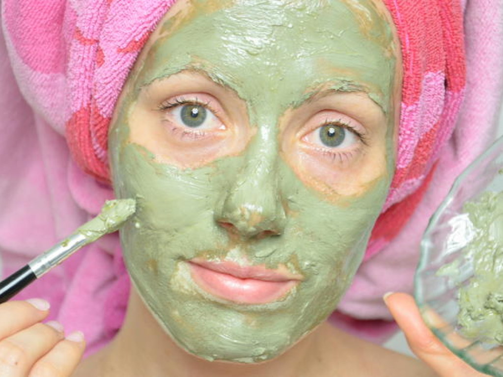 Укроп, мёд, овсянка: Названы эффективные домашние маски для подтяжки кожи лица