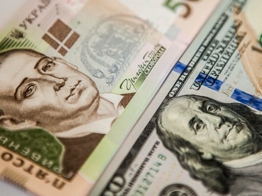Банкиры говорят о возможном курсе 20 гривен за доллар &#8212; эксперт