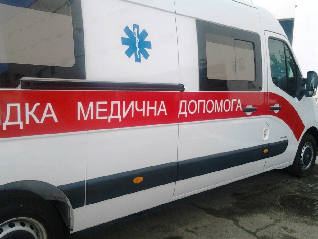 ДТП под Житомиром: автобус с 16 пассажирами сбил мопедиста