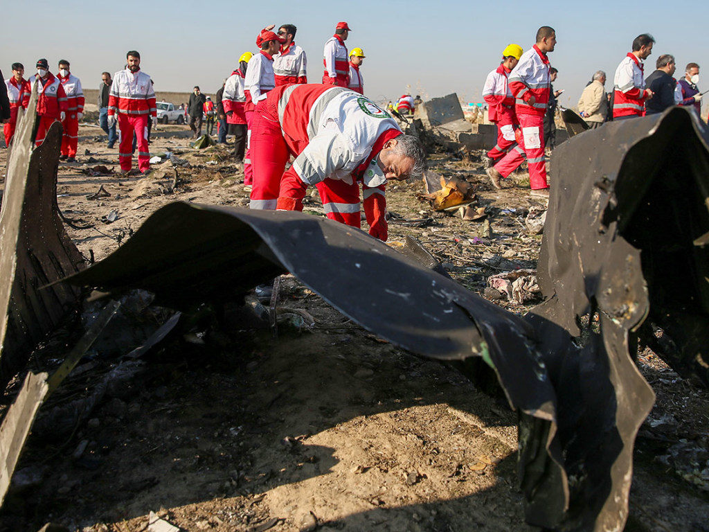 Иранские следователи о крушении Boeing 737: Часть записей черных ящиков самолета МАУ утеряна