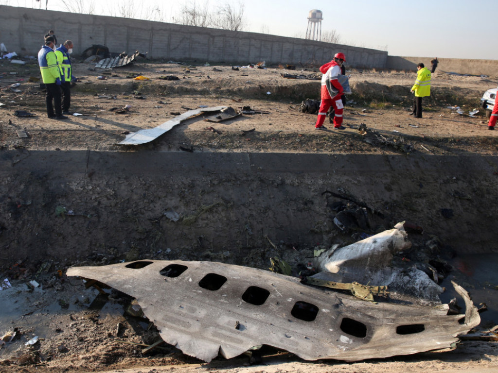 Крушение Boeing 737: Иран опроверг отказ передавать черные ящики самолета