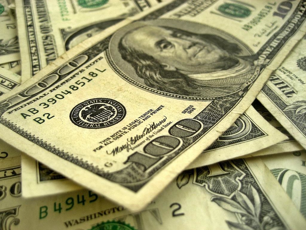 НБУ установил официальный курс на уровне 23,84 гривны за доллар