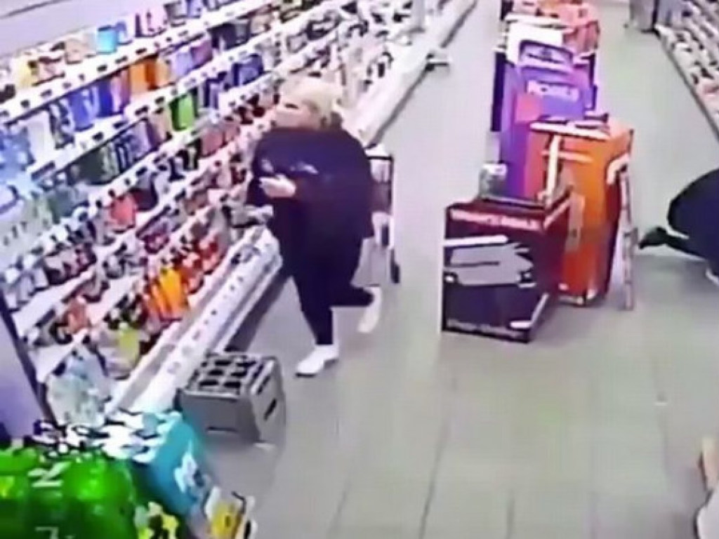 В шотландском супермаркете женщину атаковало «приведение» (ФОТО ВИДЕО)