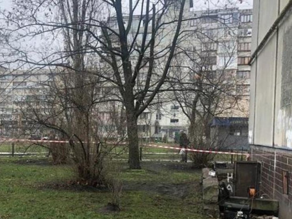 На Оболони в Киеве в подвале жилого дома нашли три трупа (ФОТО)