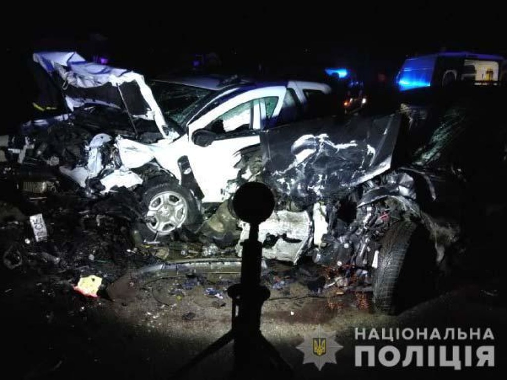 В Ровенской области столкнулись четыре автомобиля, есть пострадавшие (ФОТО)