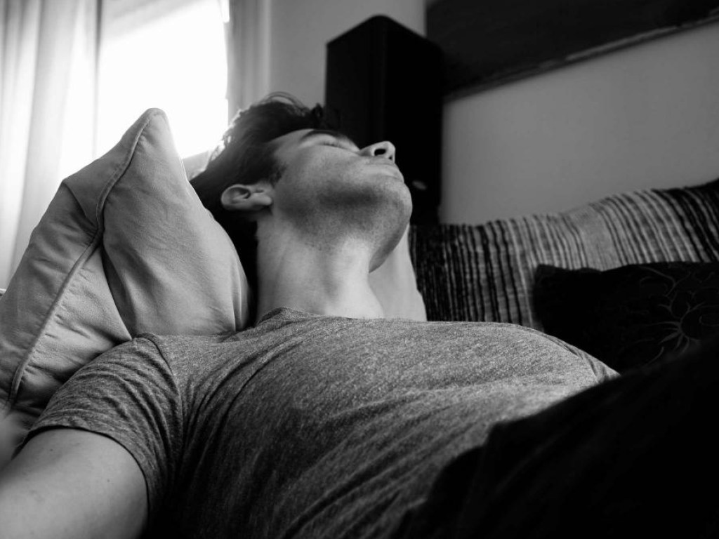 Остановка дыхания во сне может произойти из-за жира на языке