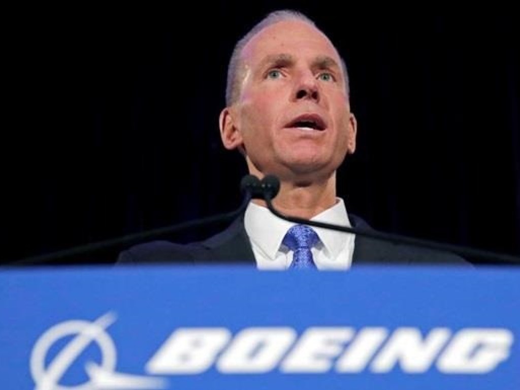 Главу аэрокосмической корпорации Boeing Денниса Мюленберга уволили без выходного пособия