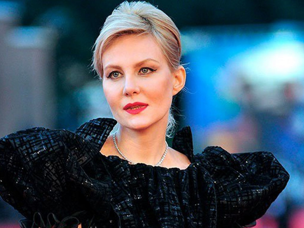 53-летняя Рената Литвинова попала в аварию: известны подробности состояния здоровья актрисы