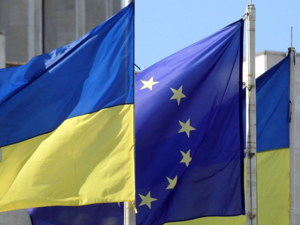 Украинцам пояснили новые правила безвизовых поездок в Евросоюз с 2021 года