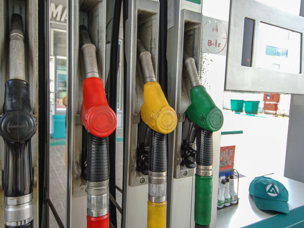 Дело о цене бензина на АЗС: АМКУ проведет повторное исследование стоимости топлива