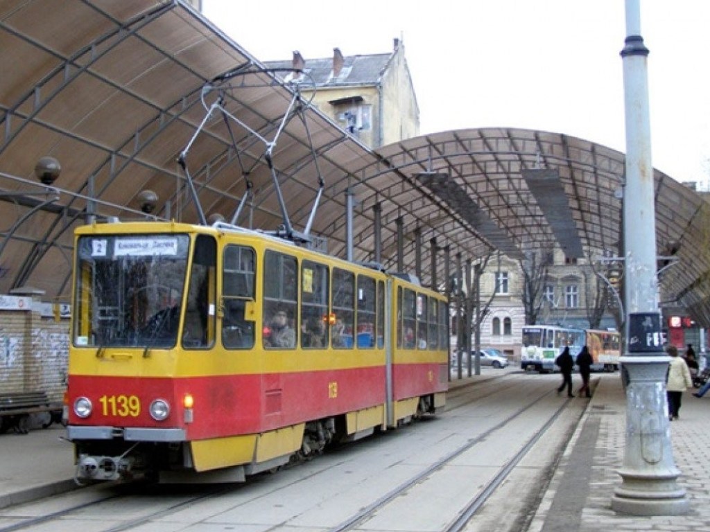 С 15 января во львовских трамваях и троллейбусах подорожал проезд