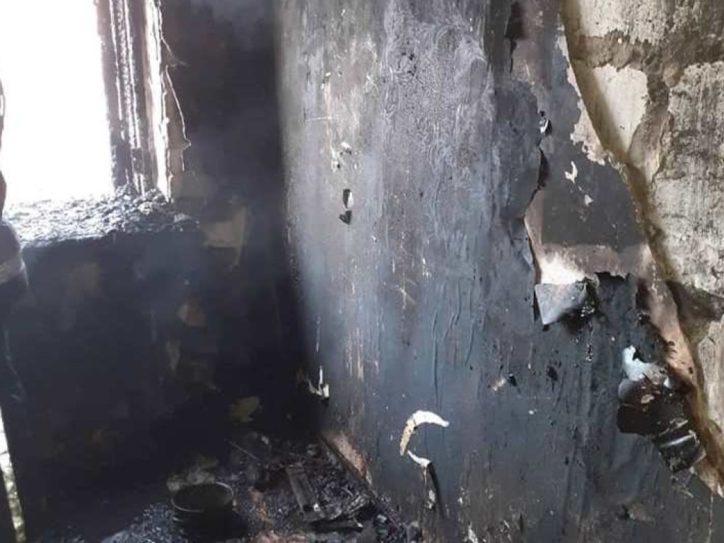 В Черноморске горел 5-этажный дом: погиб мужчина (ФОТО)