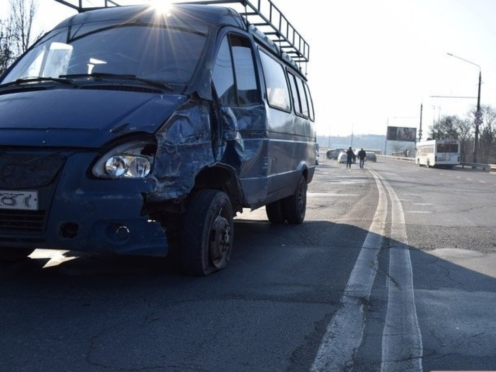 Медики ехали через двойную сплошную: В Николаеве столкнулись автомобиль «скорой» и «Газель» (ФОТО)