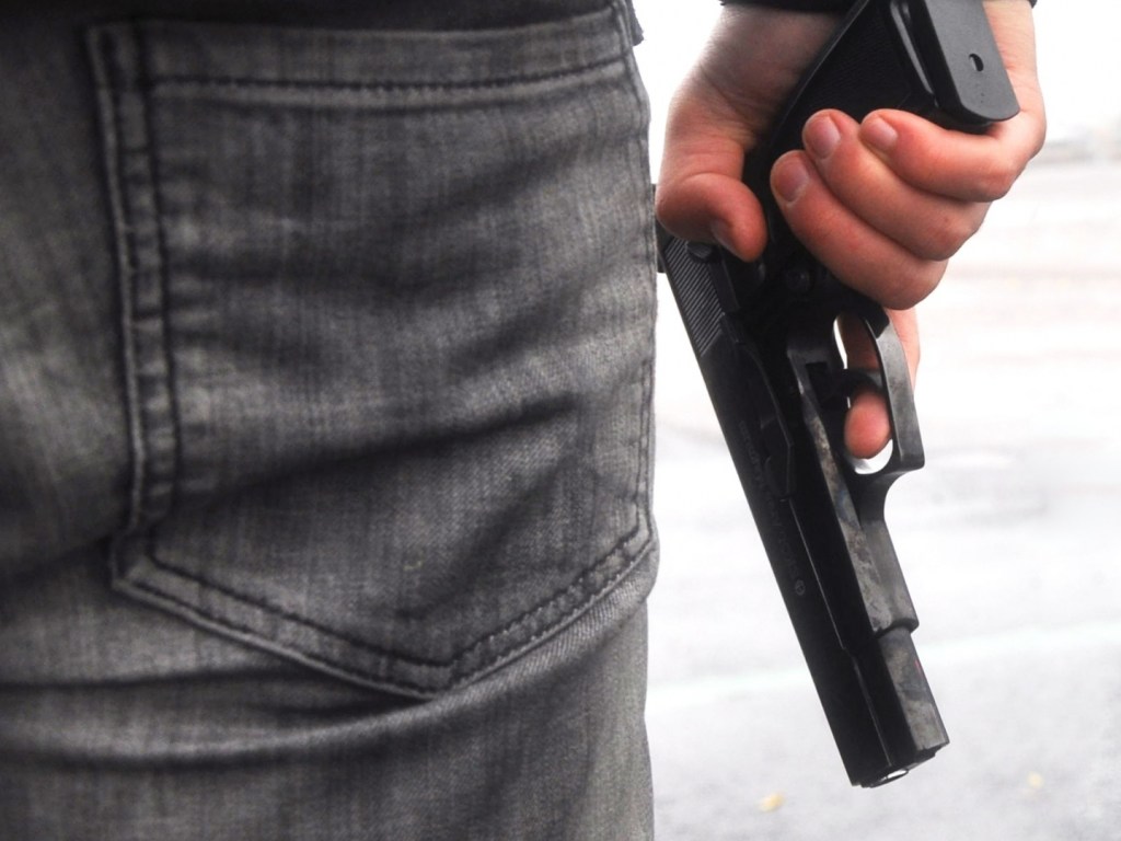 Мать дала пистолет: Во время сьемок «эффектного видео» застрелился школьник