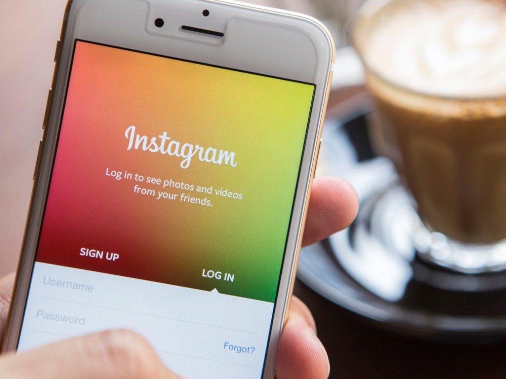 Из Instagram будут убирать снимки с фотошопом
