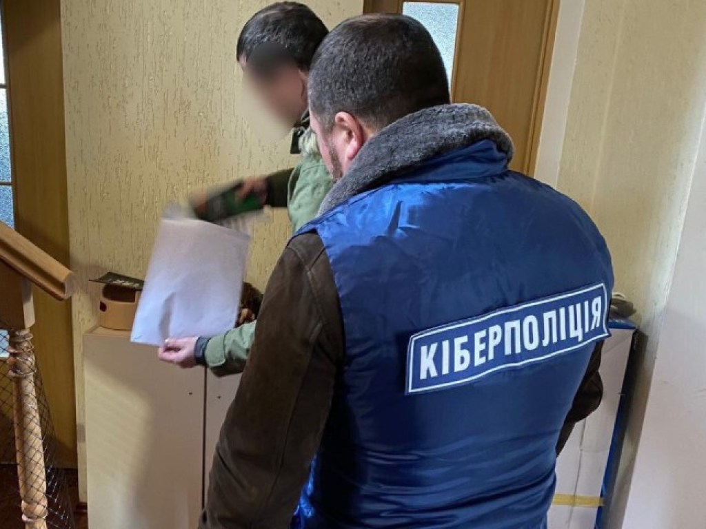 Грозит 10 лет тюрьмы: киевлянин переоформил на себя целый жилой комплекс – полиция