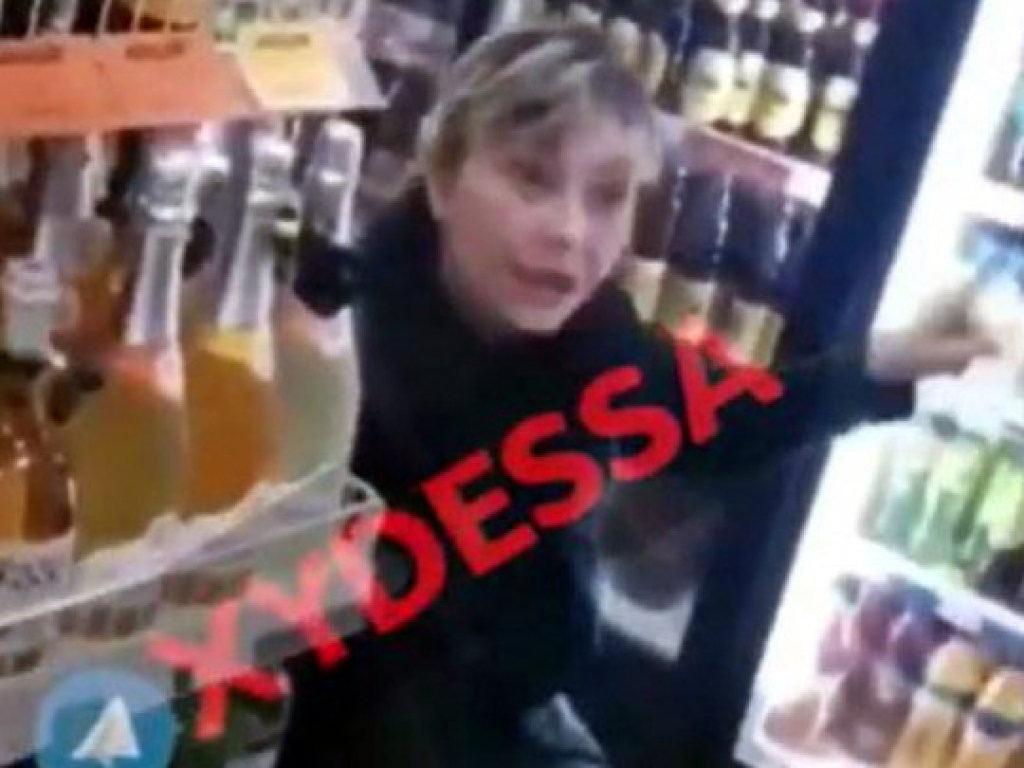 Ссора на языковой почве: в одесском магазине повздорили покупатель и пьяная продавщица (ВИДЕО)