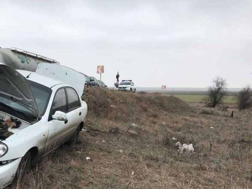 На трассе в Одесской области области Daewoo угодил в кювет (ФОТО)