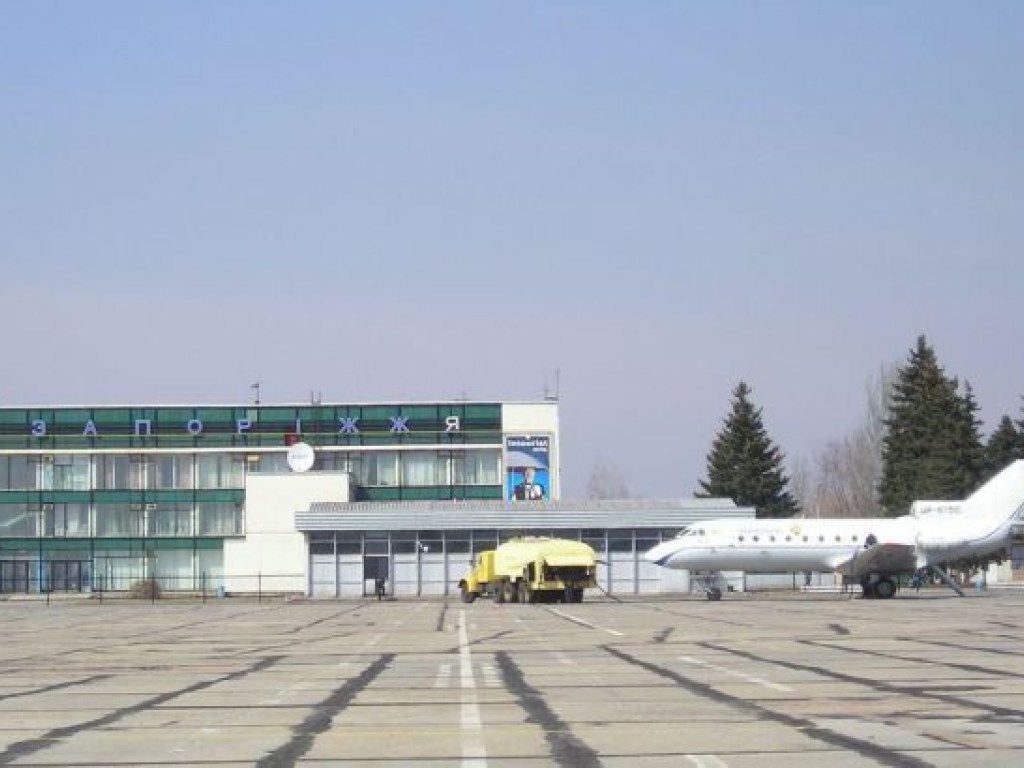 В аэропорту Запорожья СБУ начала проводить обыск