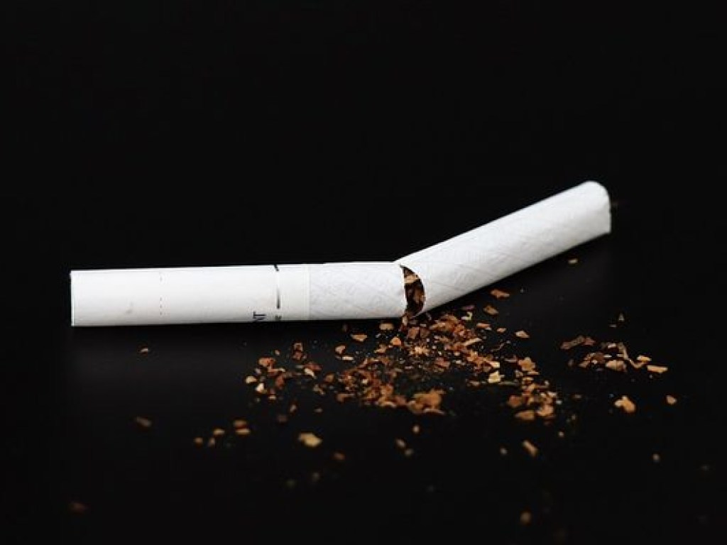 В помощь курильщикам: ТОП-10 продуктов для вывода никотина из организма