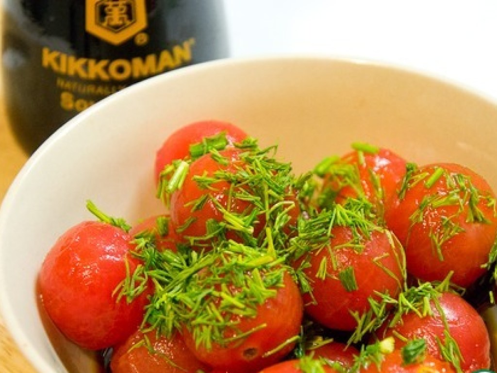 Закуска для праздничного стола: помидоры черри под медовым соусом