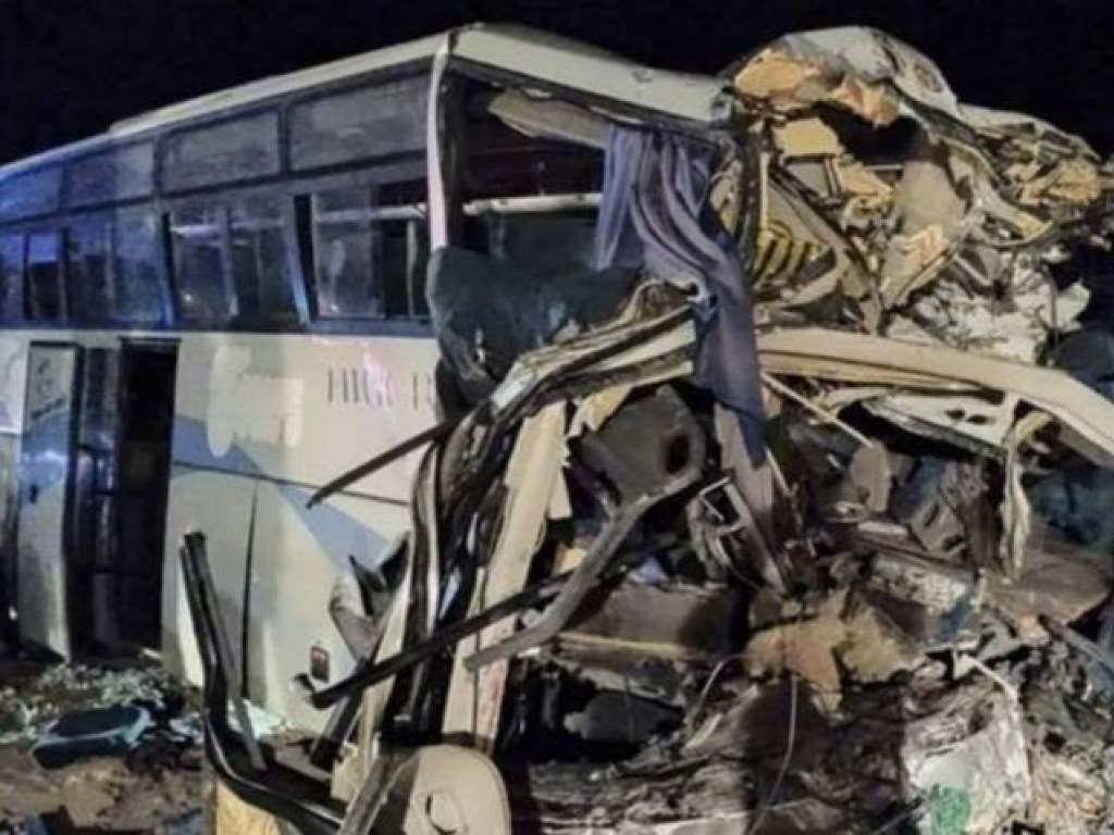 Столкновение автобусов в Алжире: 12 человек погибли, 46 получили ранения (ФОТО)