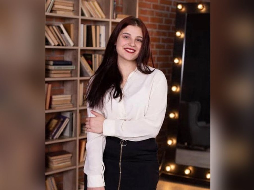 Ушла в зеленом пуховике: В Киеве пропала 15-летняя девушка (ФОТО)