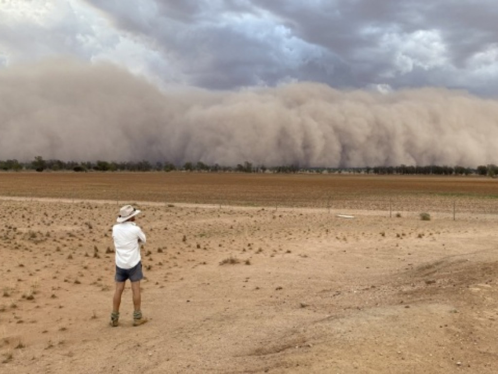Размером с мяч для гольфа: на Австралию после бури обрушился град (ВИДЕО)