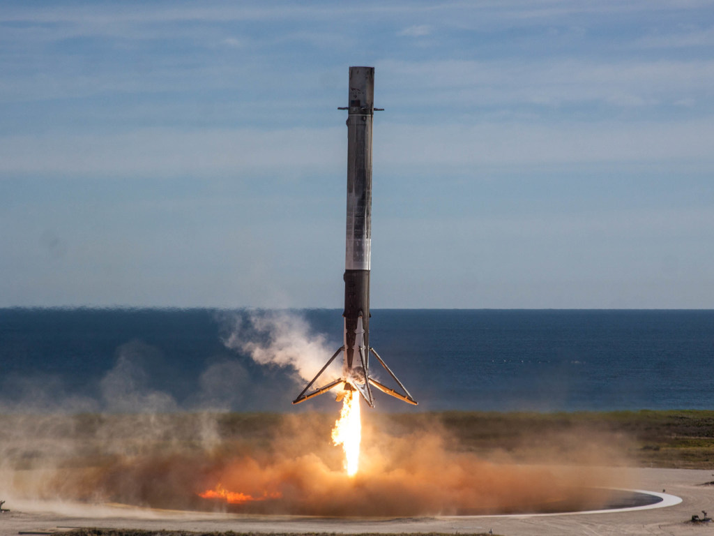 Корабль от SpaceX Илона Маска взорвался (ФОТО)