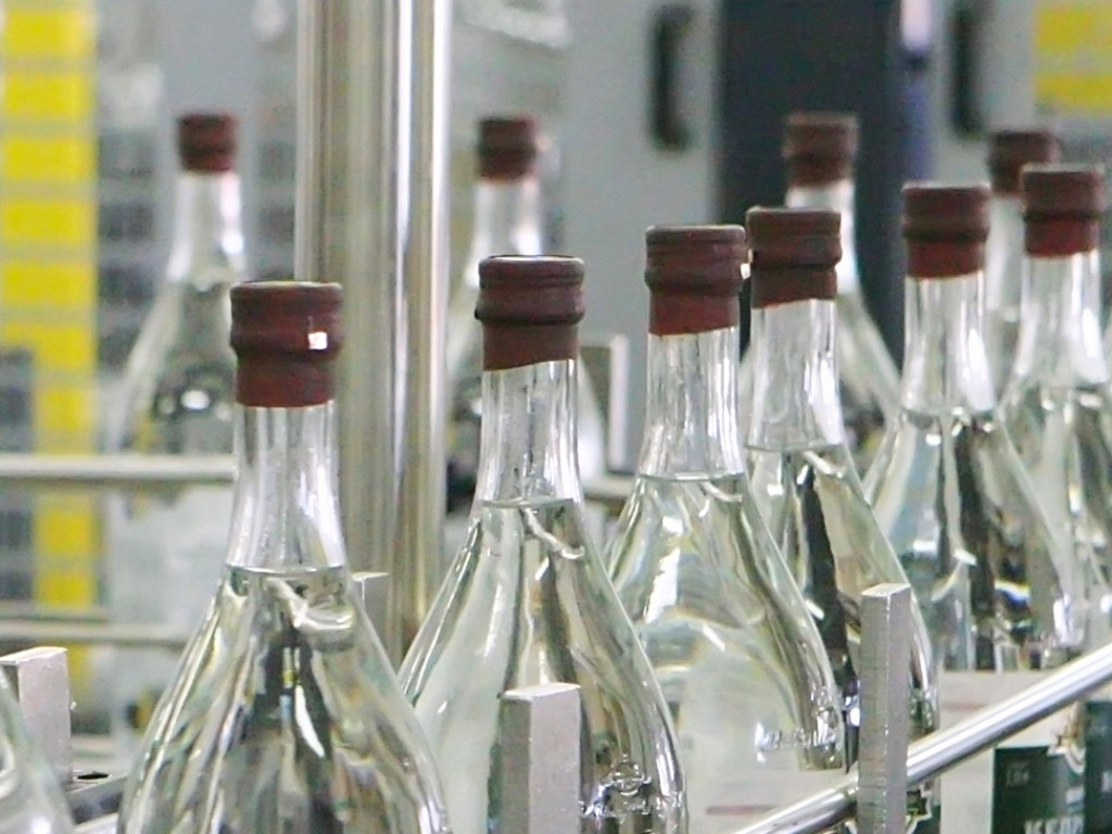 В Киевской области разоблачили цех по производства контрафактного спирта