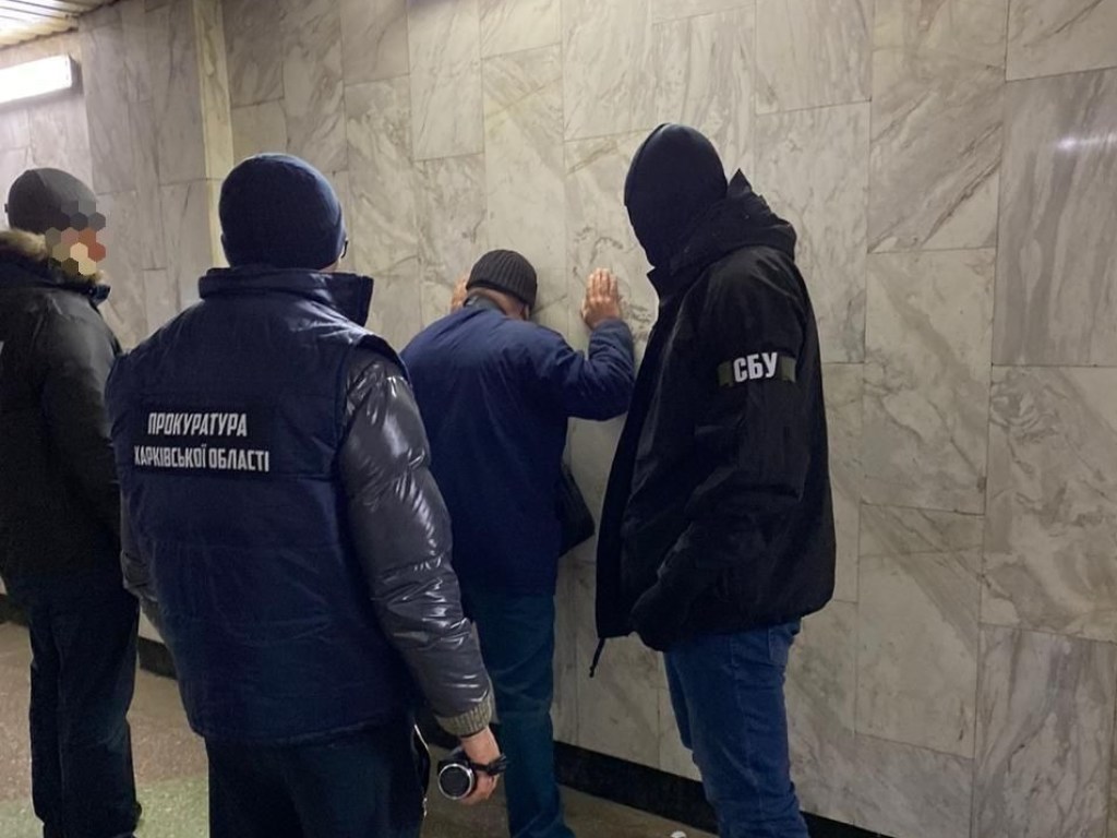 В Харькове задержали таможенного инспектора во время получения взятки (ФОТО)