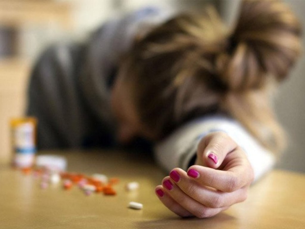 Отравление таблетками: 16-летняя харьковчанка покончила с собой
