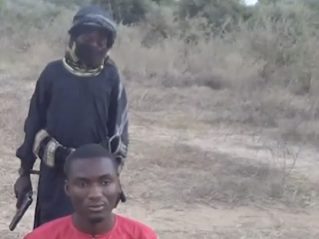 8-летний мальчик казнил нигерийца: в Сеть попало жуткое видео