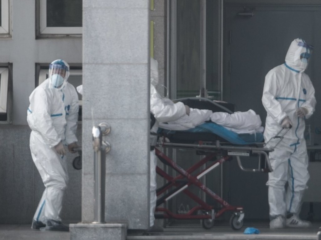 В Китае от нового коронавируса погибло уже 17 человек