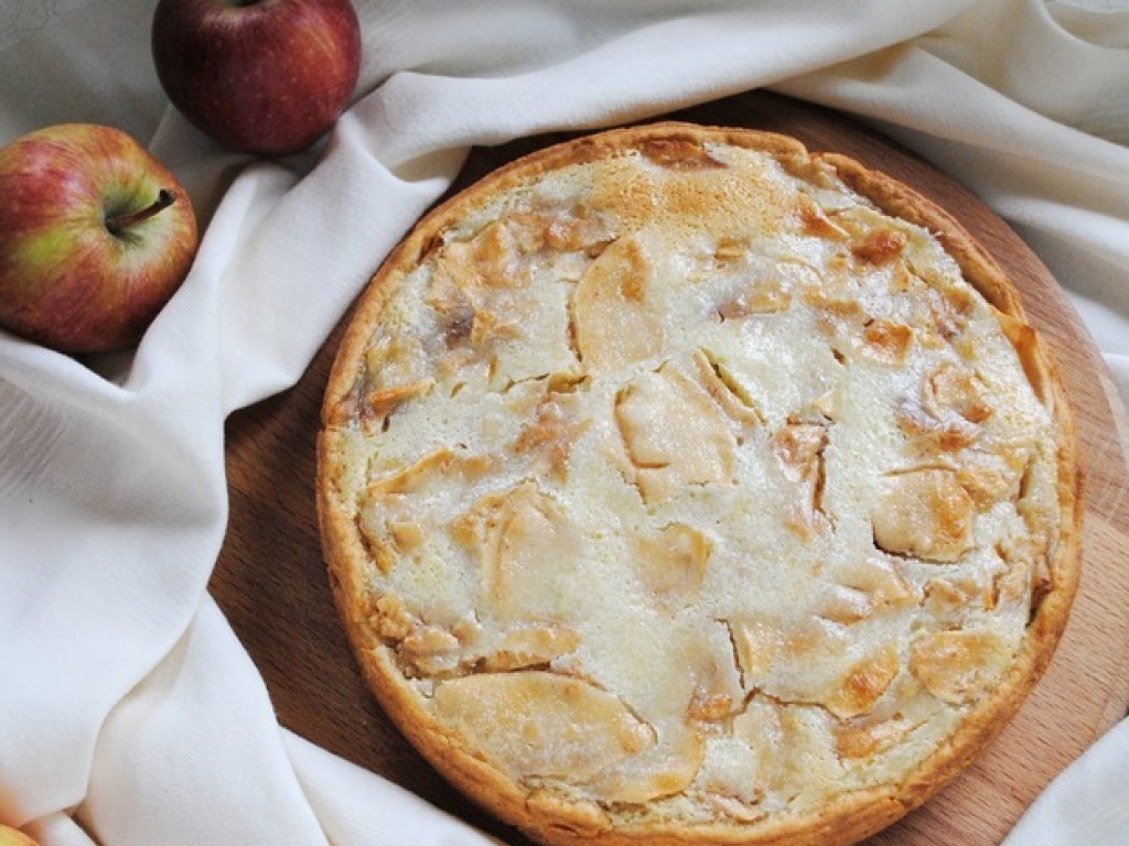 Рецепт дня: Знаменитый цветаевский яблочный пирог (ВИДЕО)