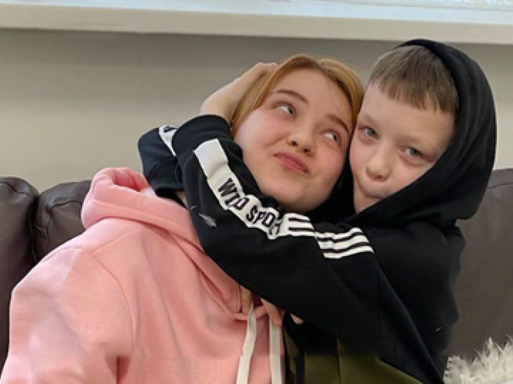 «Взаимопонимание и поддержка»: беременная школьница из РФ рассказала об отношениях с 10-летним отцом ребенка (ФОТО)