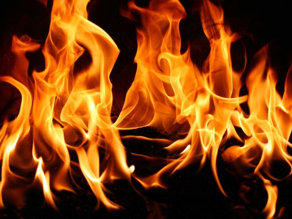 Подозревают поджог: В Херсоне горел офис партии Шария (ФОТО)