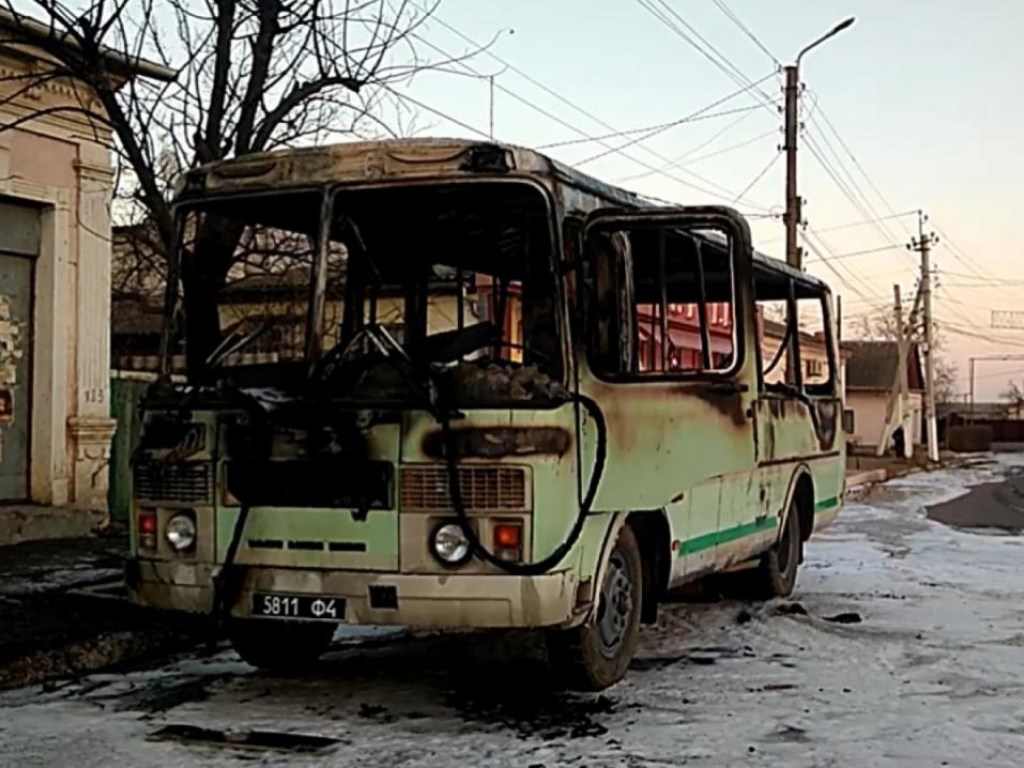 Под Одессой дотла сгорел автобус Нацгвардии: чудом никто не пострадал (ФОТО)