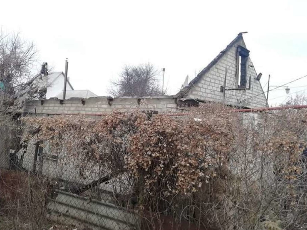 Ночью под Днепром произошел пожар в доме воспитательницы детсада (ФОТО)
