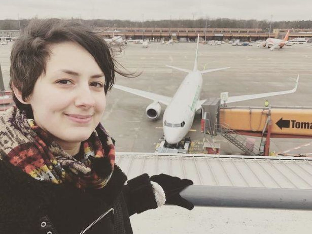 30-летняя девушка из Германии призналась в любви к Boeing 737 и планирует выйти за него замуж (ФОТО)