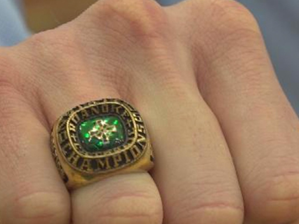 Американский баскетболист получил потерянное кольцо спустя 14 лет (ФОТО, ВИДЕО)