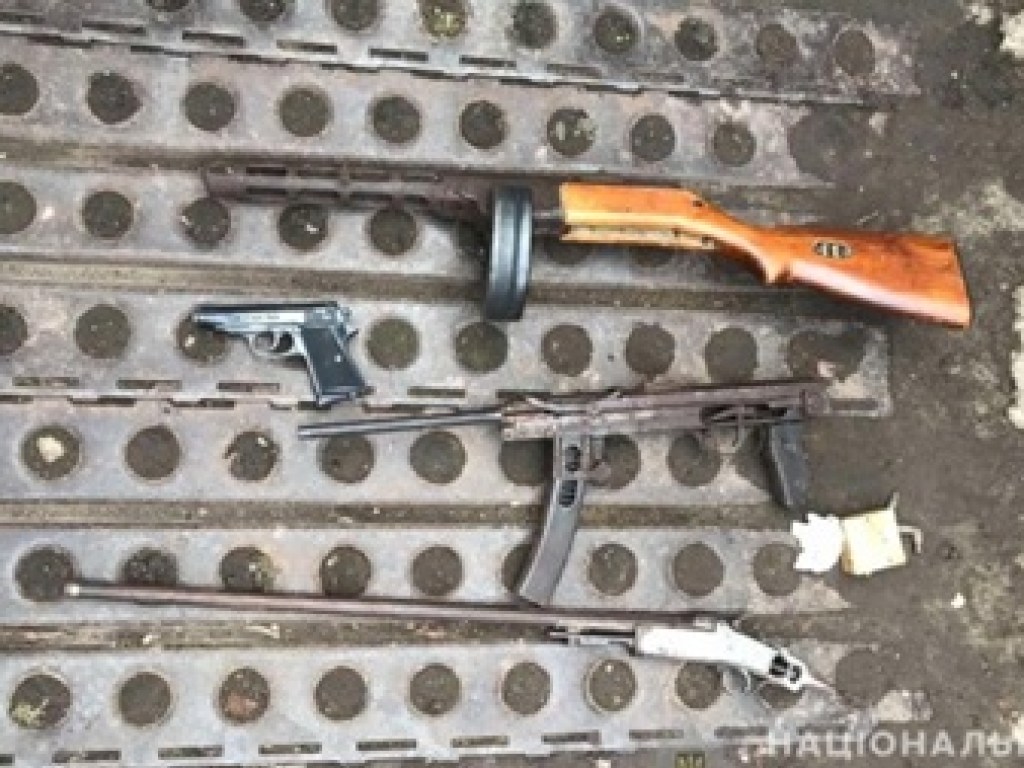 В Харьковской области правоохранители нашли у 61-летнего мужчины арсенал огнестрельного оружия (ФОТО)