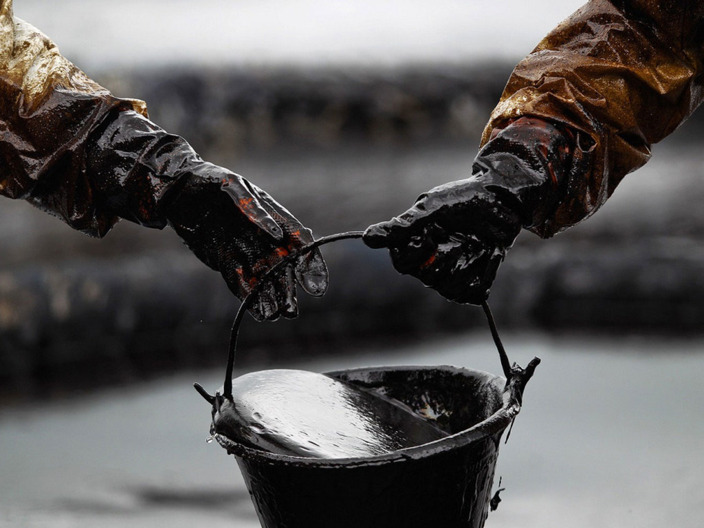 Коронавирус «обвалил» мировые цены на нефть &#8212; экономист