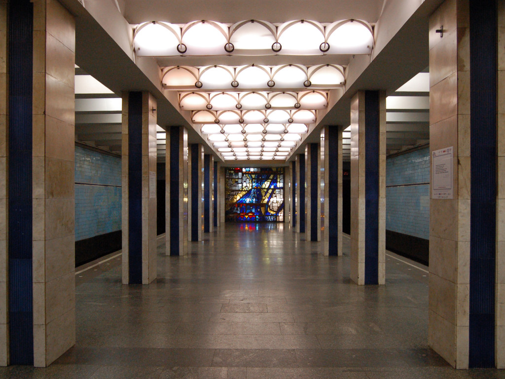 В Киеве на нескольких станциях метро не работали турникеты и все способы оплаты: образовалась давка (ФОТО)