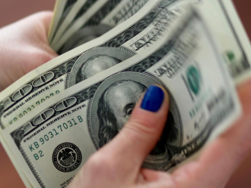 Экономист прокомментировал повышение курса доллара в Украине