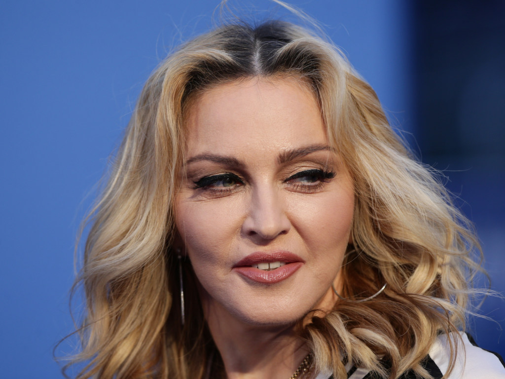 Мадонна возобновила мировое турне: зрителям запретили использовать мобильные телефоны (ВИДЕО)